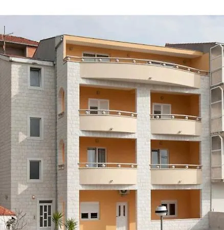 Vujcic Apartment Makarska