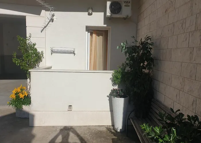 Vujcic * Макарська